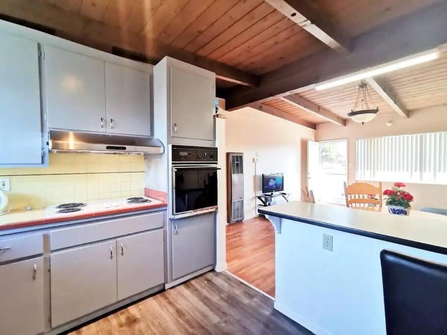 Cozy 2Br 1Bath Home W/ Parking Near El Cerrito And University Of Berkeley Richmond Exterior photo